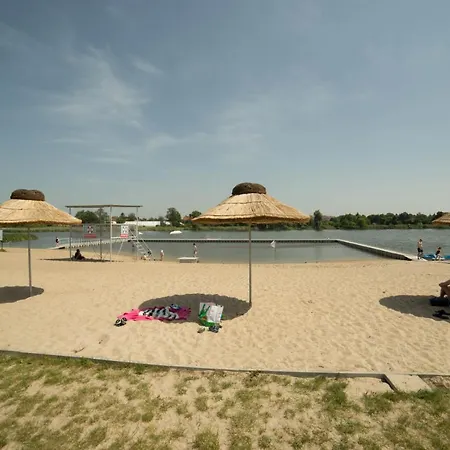 Camping Oaza Błonie - Pole Namiotowe Luksusowy namiot Kórnik